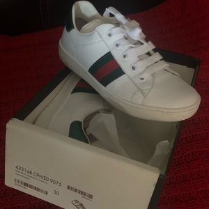 Kids sneakers